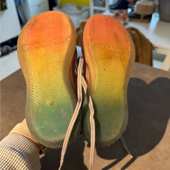 Girls size 12 Reebok light up runners. - Picture 4 of 5